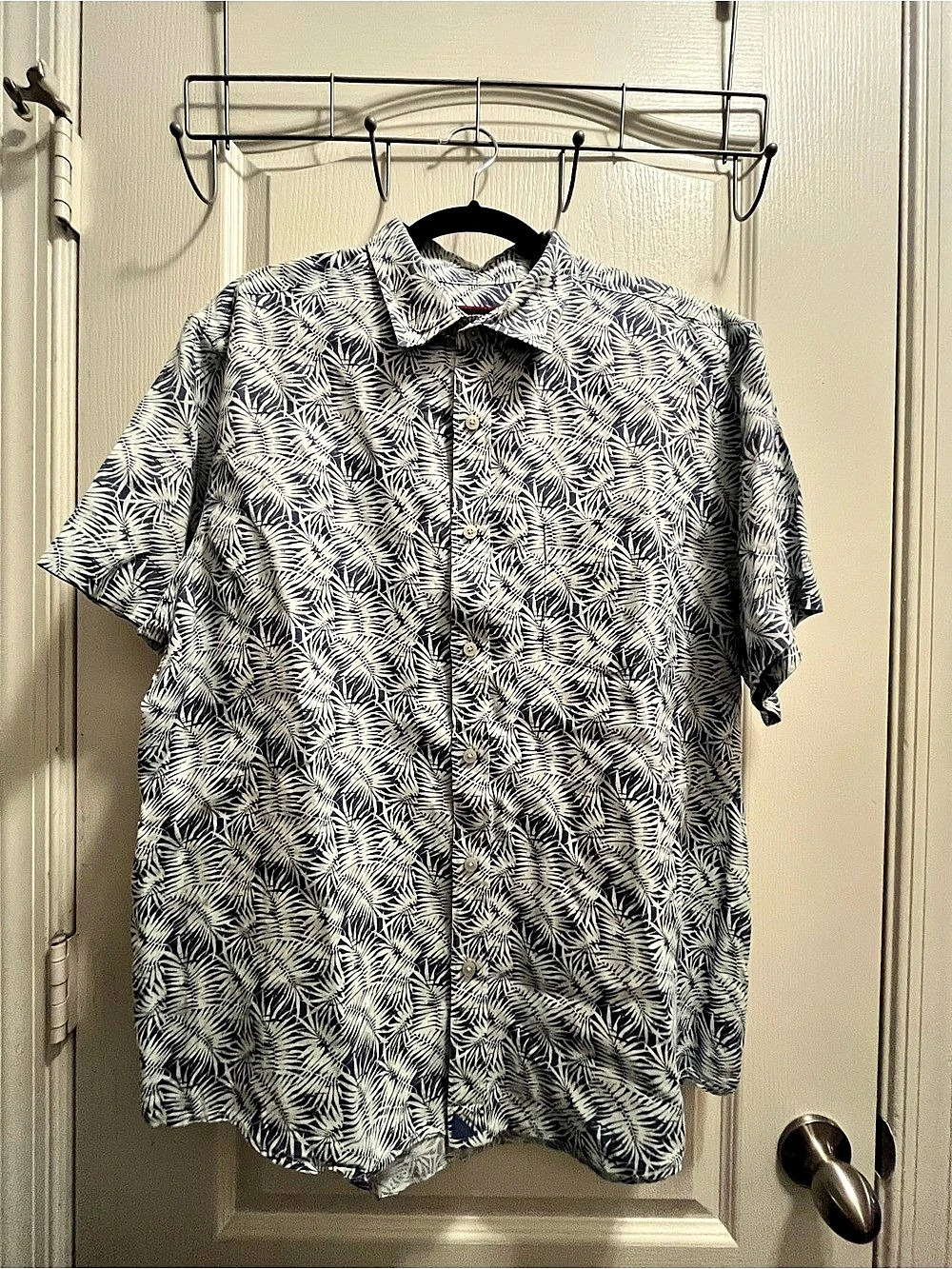 UNTUCKit Men's XL Slim Fit Floral Button-Up Shirt Short Sleeve Blue White Linen